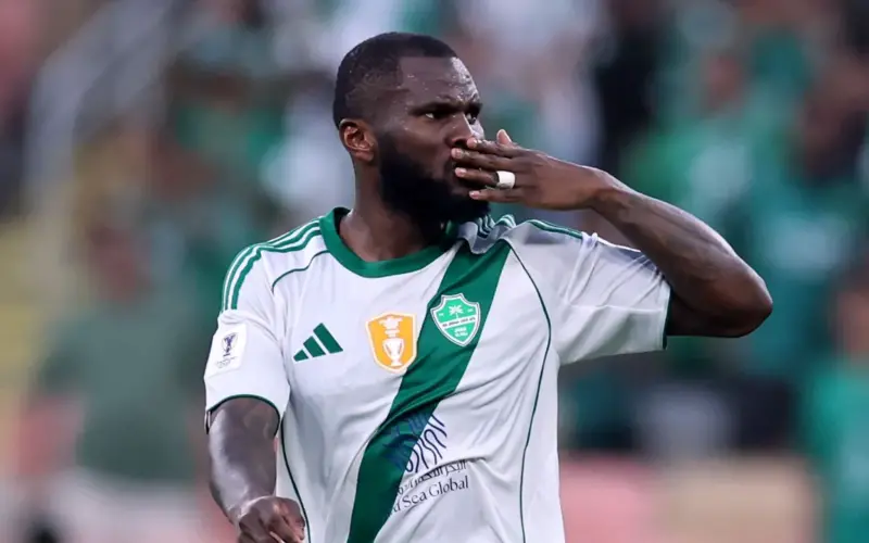 على خطى كيسيه.. مقصلة الدوري السعودي تضرب نجمي النصر والاتحاد